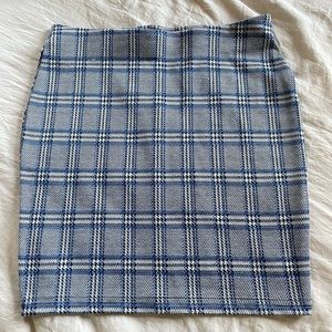 Primark blue plaid skirt, mini size 4 💙🤍💙